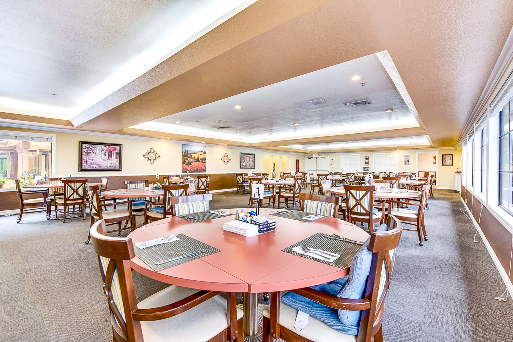 dining room tables and chairs